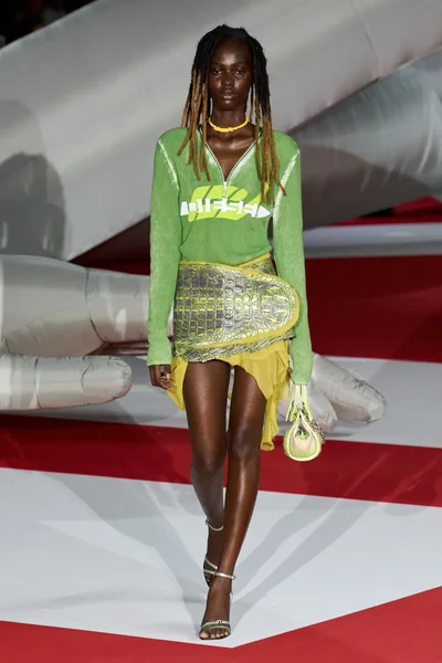 Look 32
